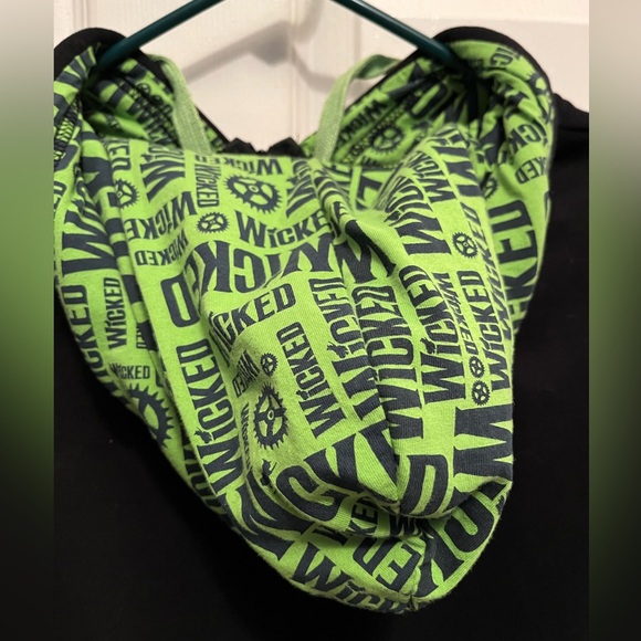Wicked the Musical Black and Green Women's Zip up Hoodie 🖤💚 - Picture 9 of 16